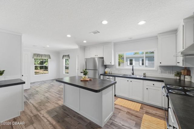 42039 Cherry Avenue, Deland, FL 32720