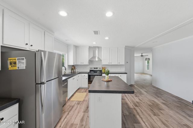 42039 Cherry Avenue, Deland, FL 32720