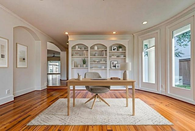 5410 Valerie St, Bellaire, TX 77401