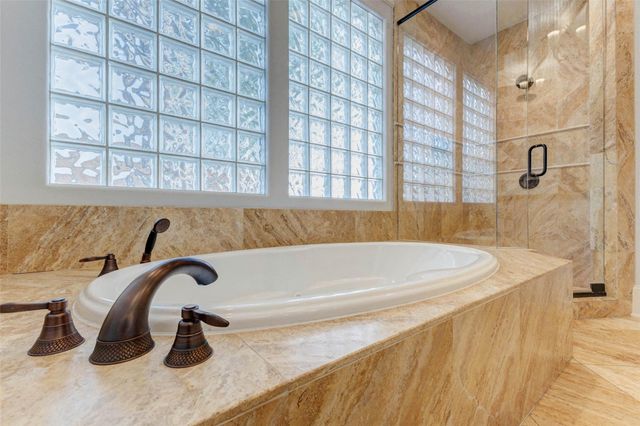 5410 Valerie St, Bellaire, TX 77401