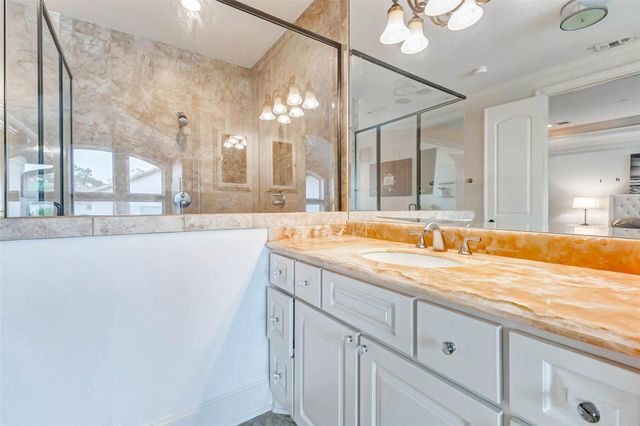 5410 Valerie St, Bellaire, TX 77401