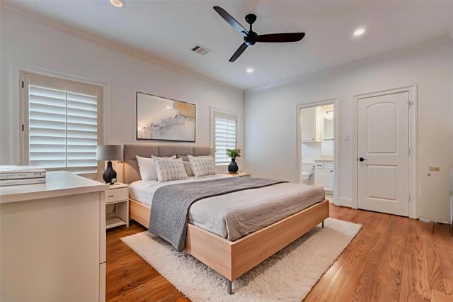 5410 Valerie St, Bellaire, TX 77401