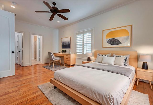 5410 Valerie St, Bellaire, TX 77401