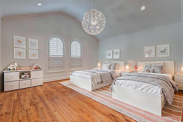 5410 Valerie St, Bellaire, TX 77401