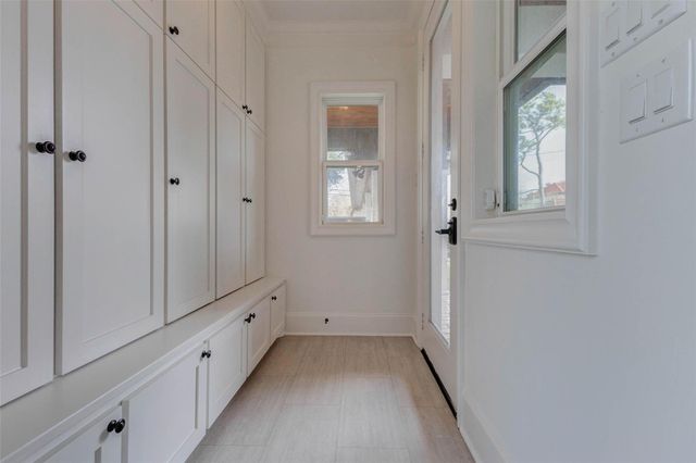 5410 Valerie St, Bellaire, TX 77401