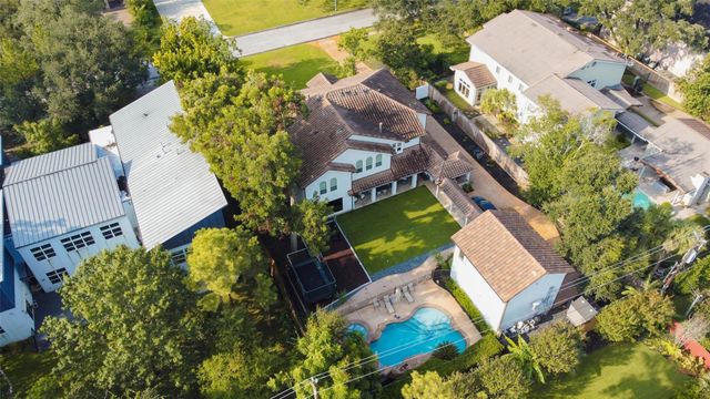 5410 Valerie St, Bellaire, TX 77401