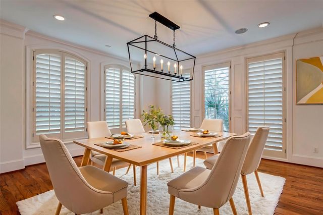 5410 Valerie St, Bellaire, TX 77401