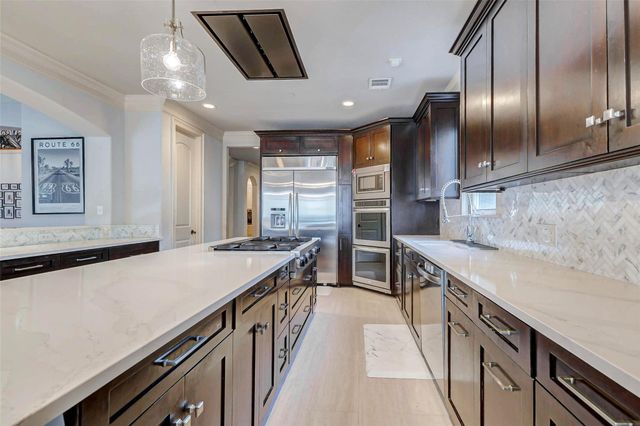 5410 Valerie St, Bellaire, TX 77401