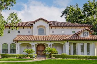 5410 Valerie St, Bellaire, TX 77401