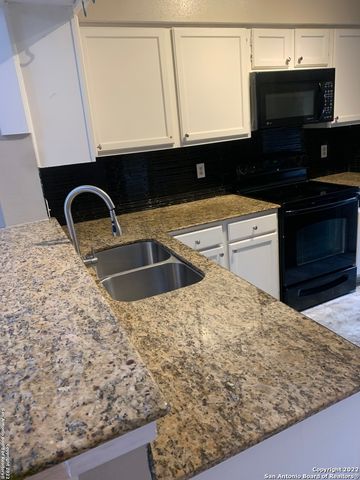 12286 Apricot, San Antonio, TX 78247