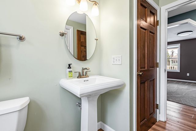 149 Barretts Hill Road, Hudson, NH 03051