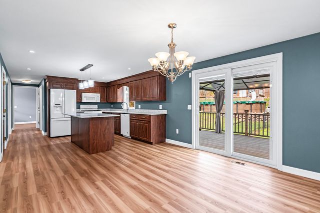 149 Barretts Hill Road, Hudson, NH 03051