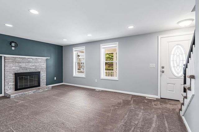 149 Barretts Hill Road, Hudson, NH 03051