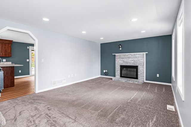 149 Barretts Hill Road, Hudson, NH 03051