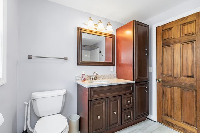 149 Barretts Hill Road, Hudson, NH 03051