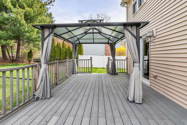 149 Barretts Hill Road, Hudson, NH 03051