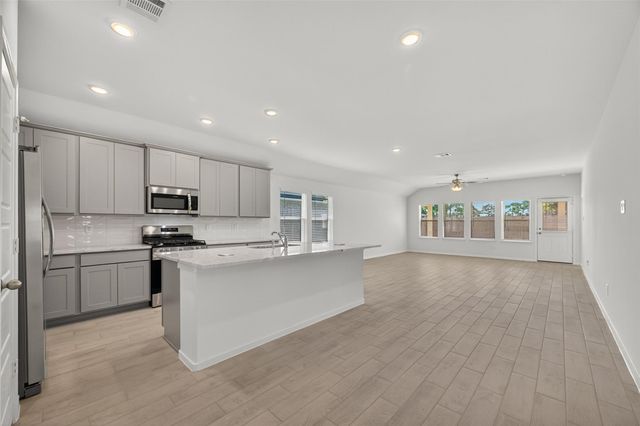 3402 Rolling River Drive, Baytown, TX 77521