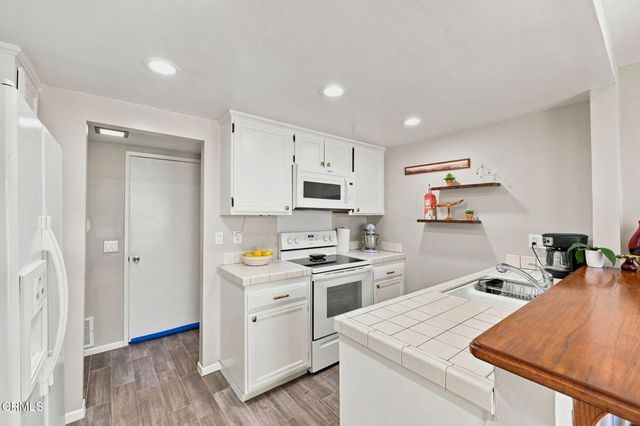 406 Chapala Drive, Camarillo, CA 93010