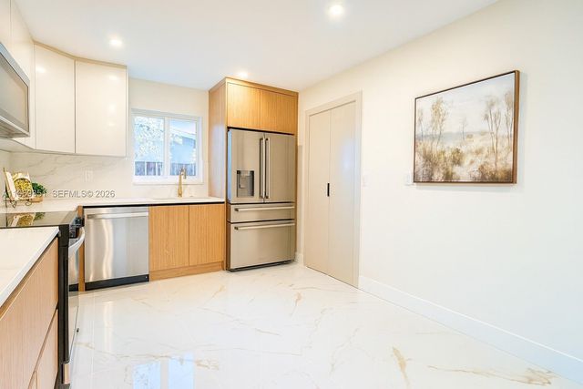 3801 NE 16th Ter, Oakland Park, FL 33334