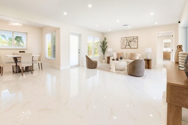 3801 NE 16th Ter, Oakland Park, FL 33334