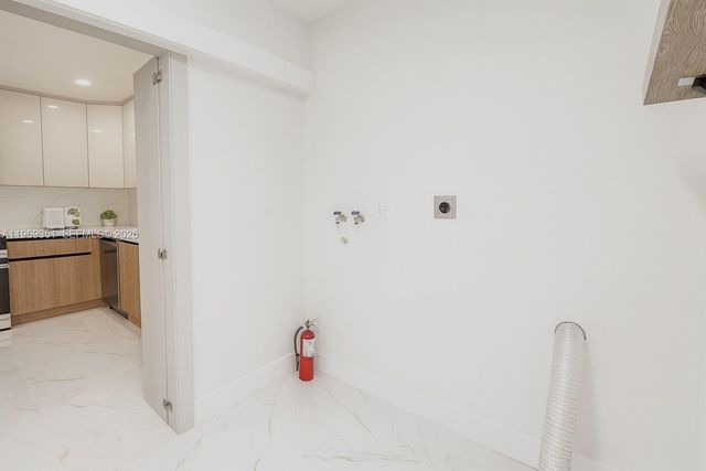 3801 NE 16th Ter, Oakland Park, FL 33334