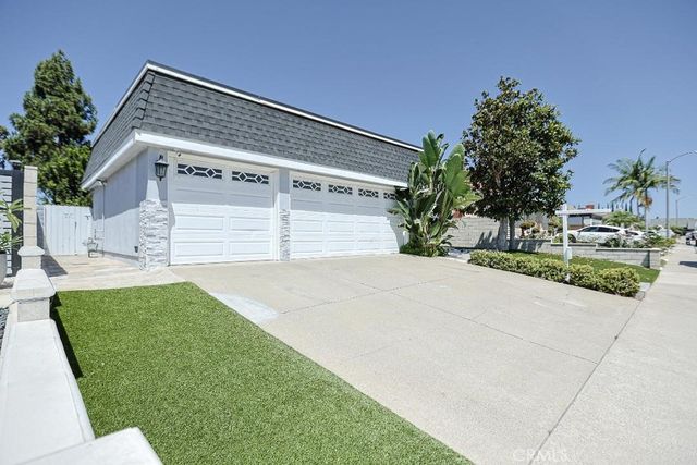 16221 Mount Baden Powell, Fountain Valley, CA 92708