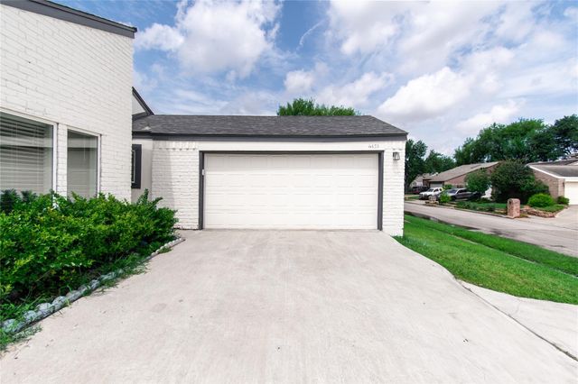 6423 Coachwood Drive, Houston, TX 77035
