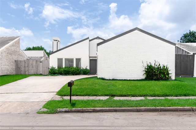 6423 Coachwood Drive, Houston, TX 77035