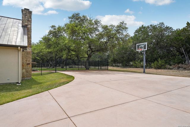 10411 Eiche Circle, New Braunfels, TX 78132