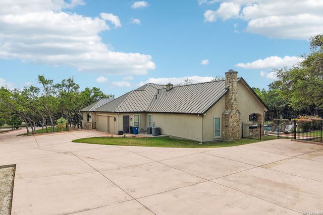 10411 Eiche Circle, New Braunfels, TX 78132