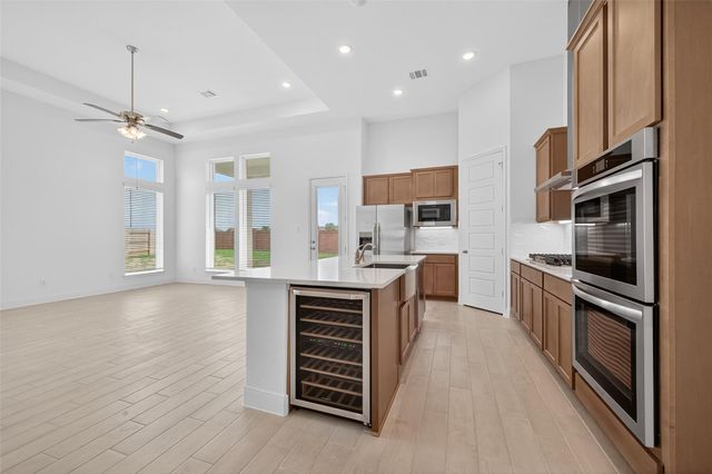 13613 Windward Mist Drive, Texas City, TX 77568