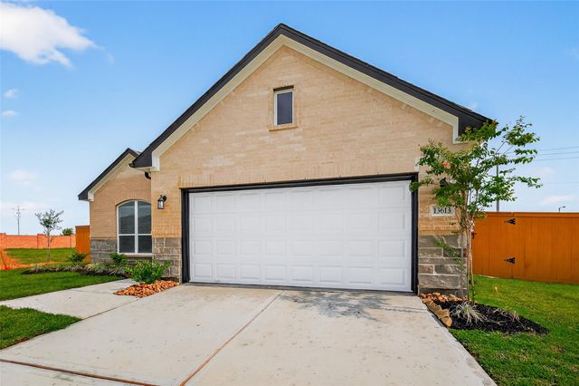 13613 Windward Mist Drive, Texas City, TX 77568