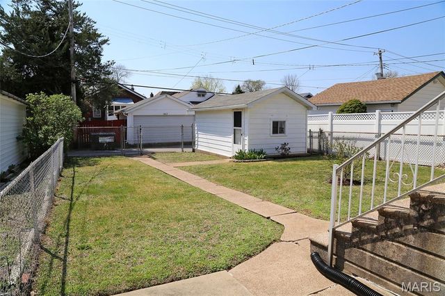 5616 Milentz Avenue, St Louis, MO 63109