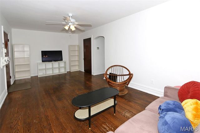 5616 Milentz Avenue, St Louis, MO 63109