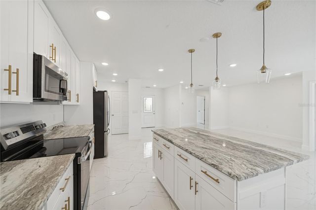 4033 BUTTONBUSH CIRCLE, Lakeland, FL 33811