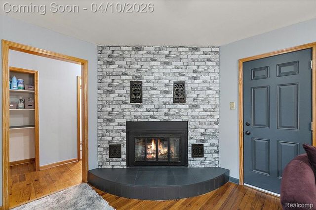 1920 E Saratoga Street, Ferndale, MI 48220