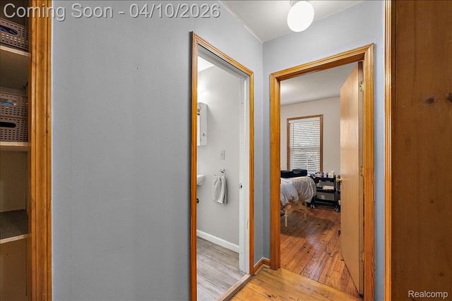 1920 E Saratoga Street, Ferndale, MI 48220
