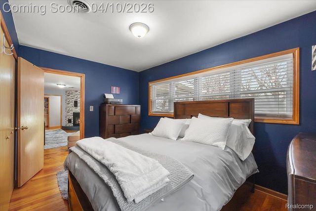 1920 E Saratoga Street, Ferndale, MI 48220