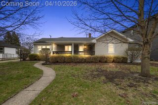 1920 E Saratoga Street, Ferndale, MI 48220