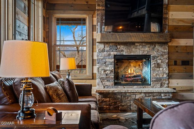 2011 Turkey Creek Way, Sevierville, TN 37862