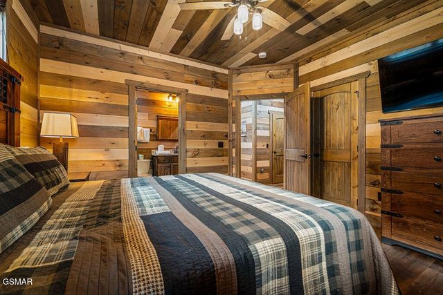 2011 Turkey Creek Way, Sevierville, TN 37862