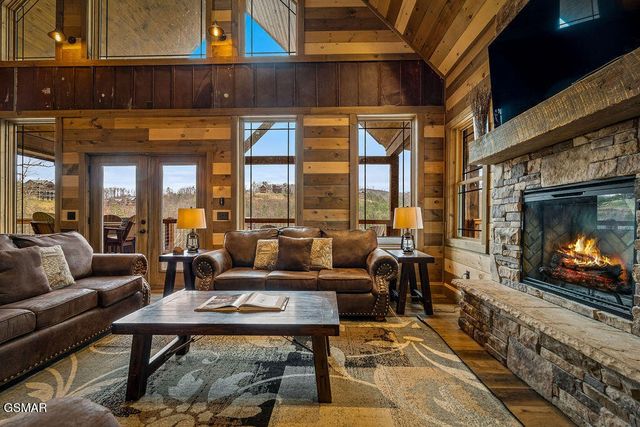 2011 Turkey Creek Way, Sevierville, TN 37862