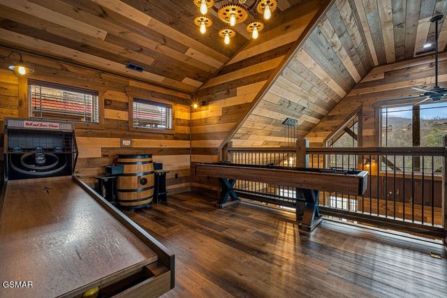 2011 Turkey Creek Way, Sevierville, TN 37862