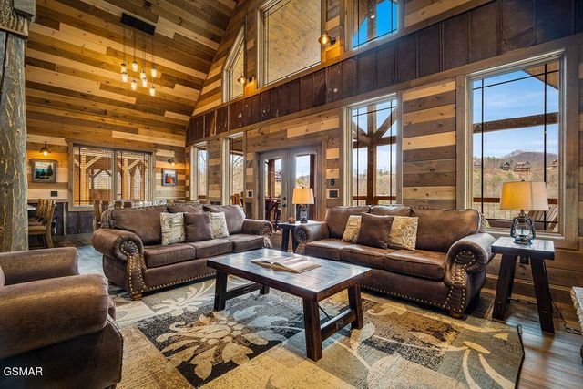 2011 Turkey Creek Way, Sevierville, TN 37862