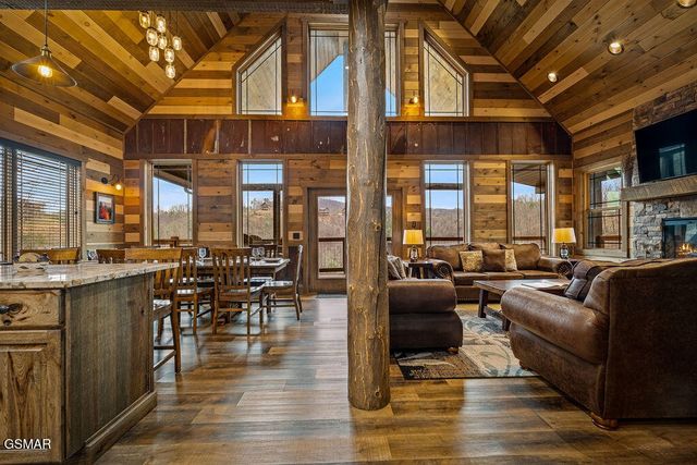 2011 Turkey Creek Way, Sevierville, TN 37862