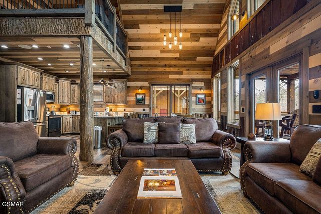 2011 Turkey Creek Way, Sevierville, TN 37862
