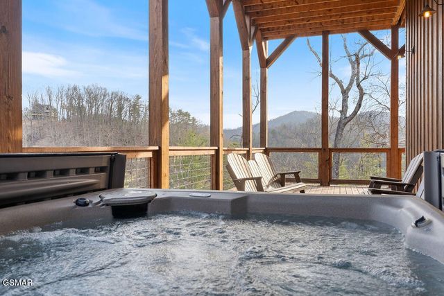 2011 Turkey Creek Way, Sevierville, TN 37862