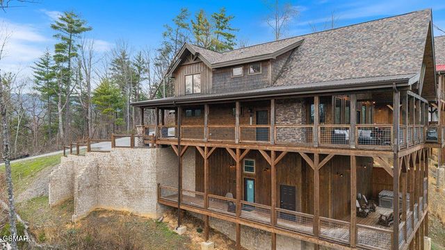 2011 Turkey Creek Way, Sevierville, TN 37862