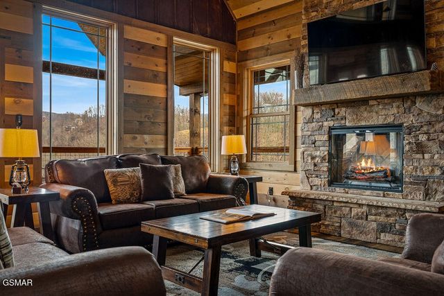 2011 Turkey Creek Way, Sevierville, TN 37862
