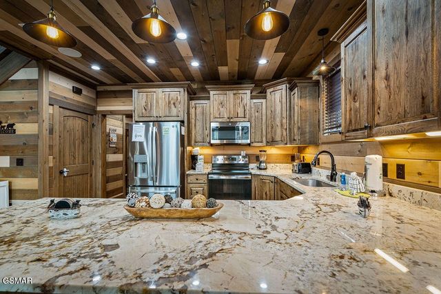 2011 Turkey Creek Way, Sevierville, TN 37862